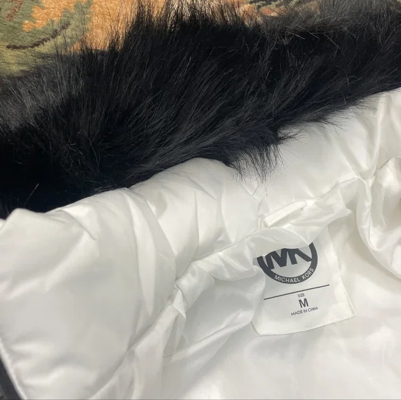 Stunning ❄️💅🏻✨ Michael Kors White Winter Coat MK Jacket Black Fur S M L XL - Picture 10 of 13